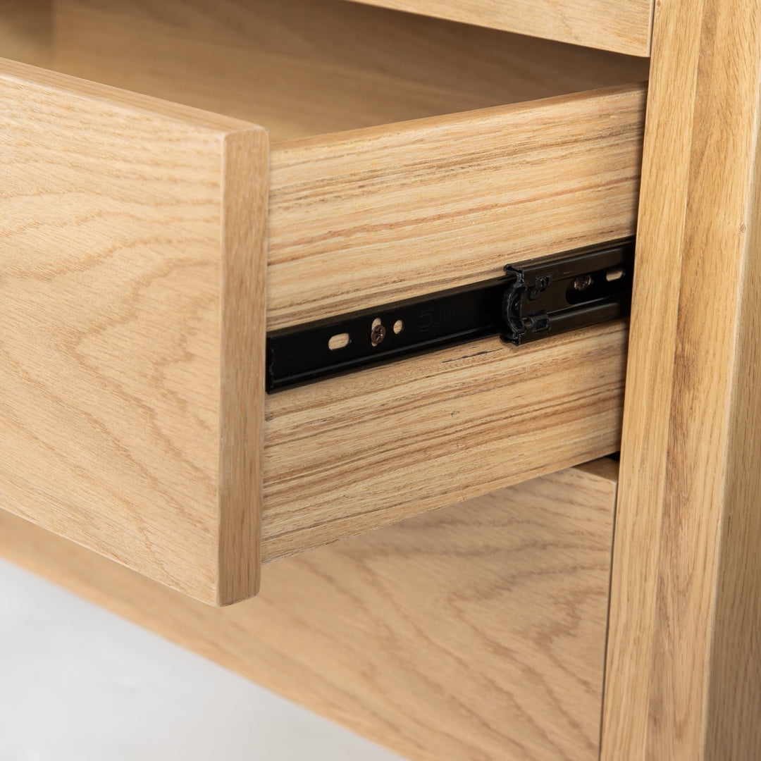 Hara Nightstand