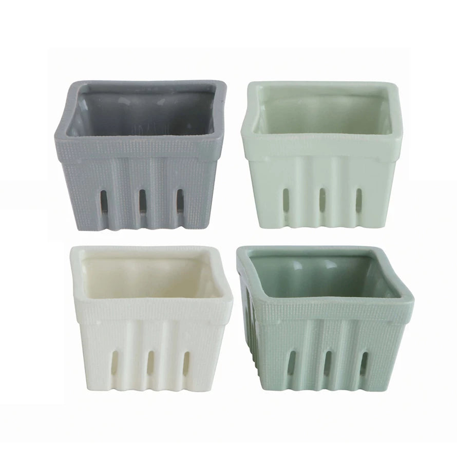 Textured stoneware Berry Basket