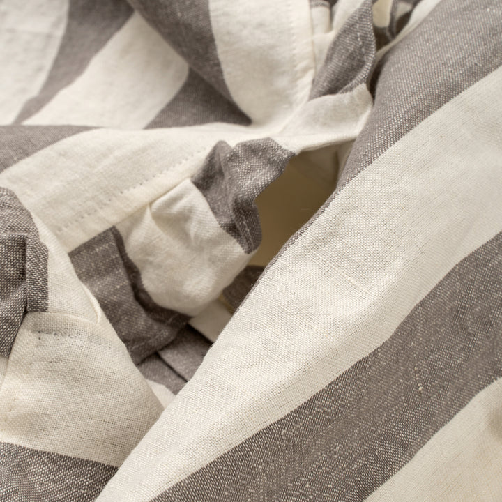Ruffle Thick Stripe Table Runner