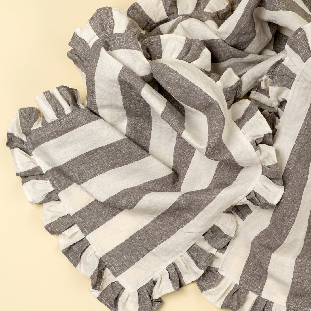 Ruffle Thick Stripe Table Runner