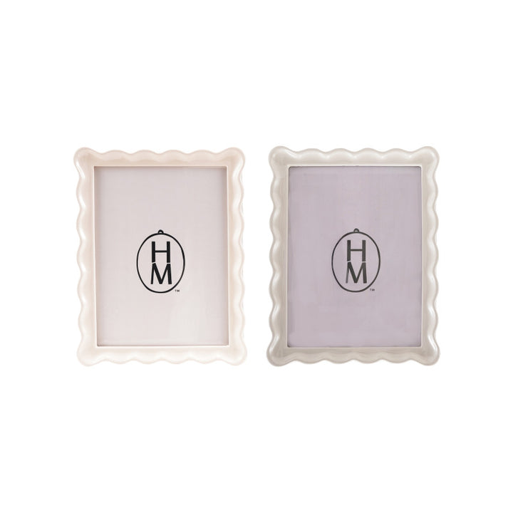 Resin Scalloped Photo Frame